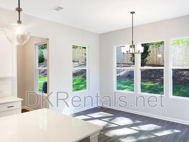 Building Photo - 241 Birchwood Row