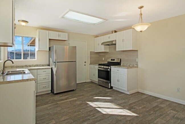 Building Photo - 82130 Adobe Rd