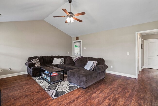 Building Photo - Open Floor Plan with Covered Patio & Fire Pit