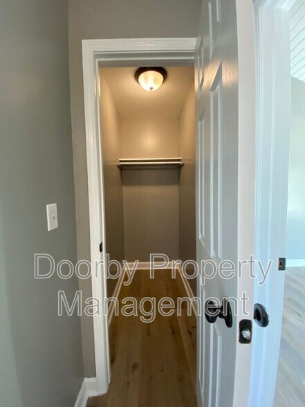 Building Photo - 1119 Pierce St