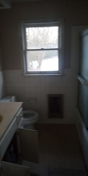 Building Photo - 468 Sunset Dr