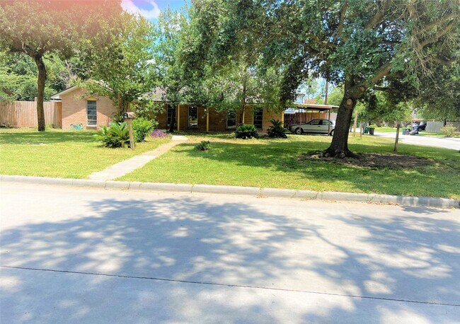 Building Photo - 1518 Johanna Dr