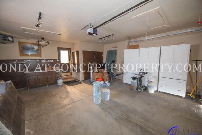 Building Photo - Attractive 4 Bed 3 Bathroom Home: Backing ...