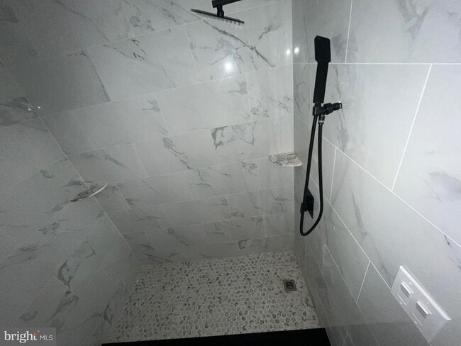 Building Photo - 6413 Buist Ave