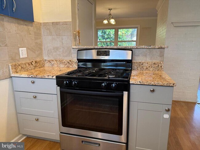 Building Photo - 5206 Easton Dr