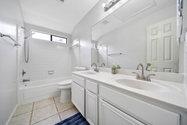 Building Photo - 6414 Oakburl Ct