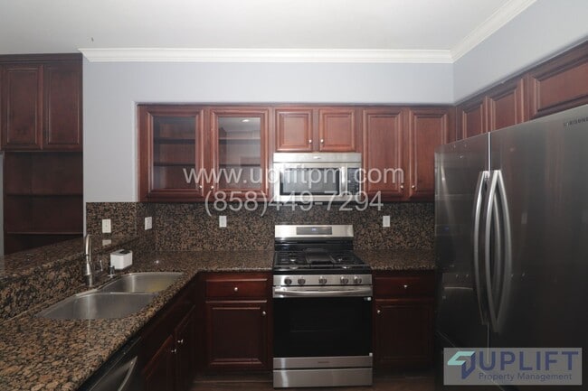 Building Photo - Beautiful 4BR/3BA Townhouse for Lease in Legacy Walk - Southcrest