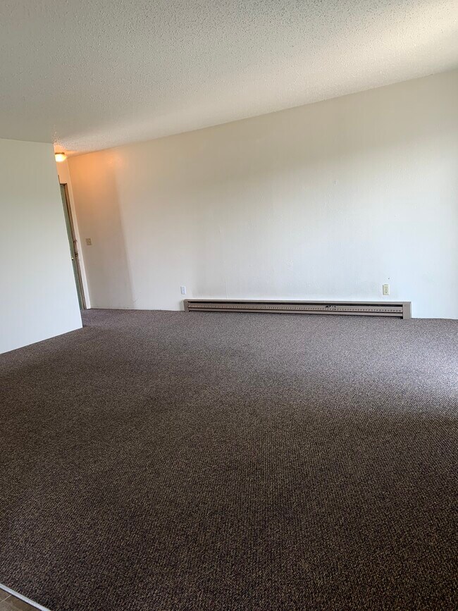 Building Photo - 630 NE Maiden Ln