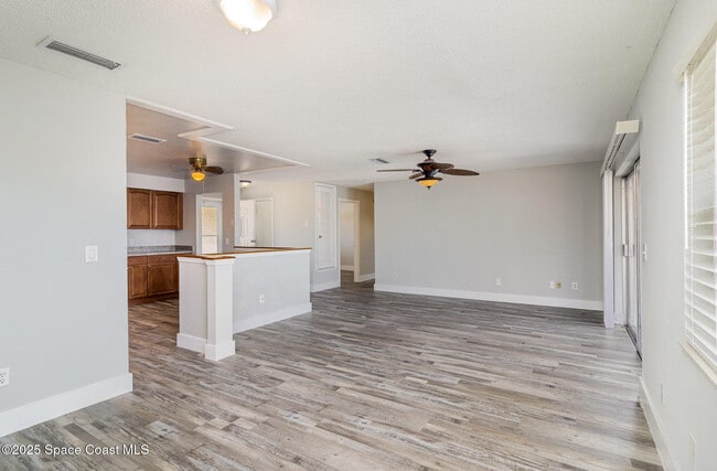 Building Photo - 205 Trinidad Dr