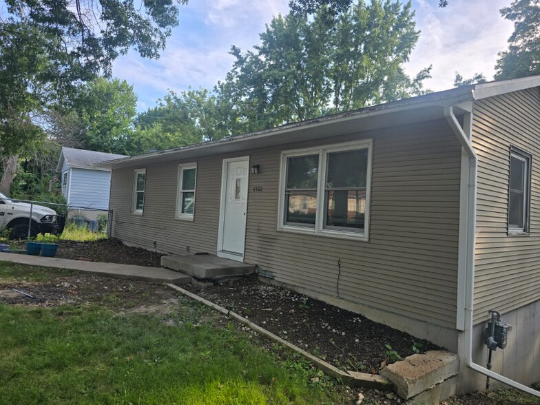 Building Photo - 4502 Waterloo Dr