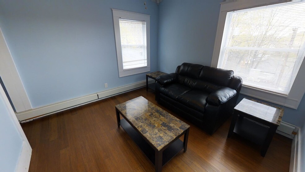 Building Photo - 105 Comstock Ave