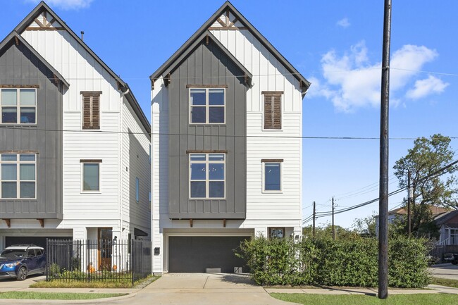 Building Photo - 1602 Chestnut St