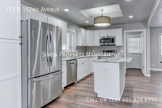 Building Photo - 719 N 152nd Ave
