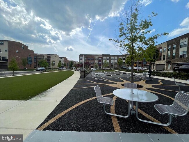 Building Photo - 2715 Evansgreen Dr