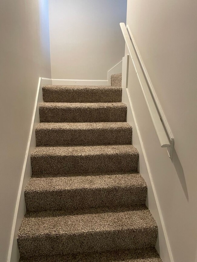 Building Photo - North Cherry Hill 132