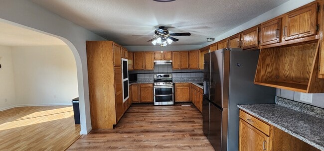 Building Photo - 169 Valleyview Dr