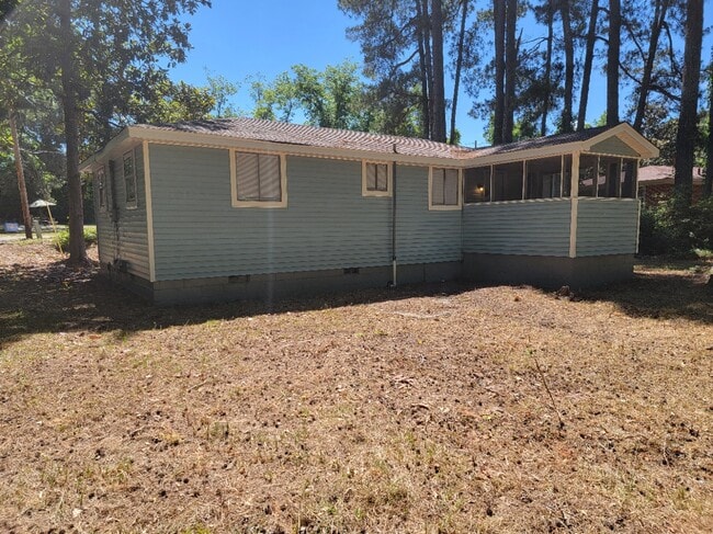 Building Photo - 596 Fredrick St