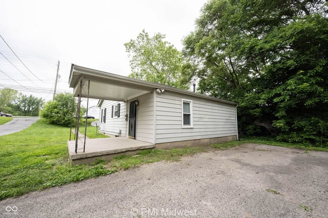 Building Photo - 1615 E Southport Rd