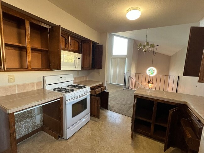 Building Photo - 515 Ash St