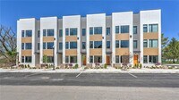 Building Photo - 237 SE 7th St