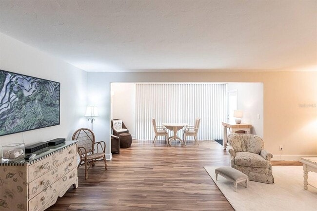 Building Photo - 6023 W Peppertree Way