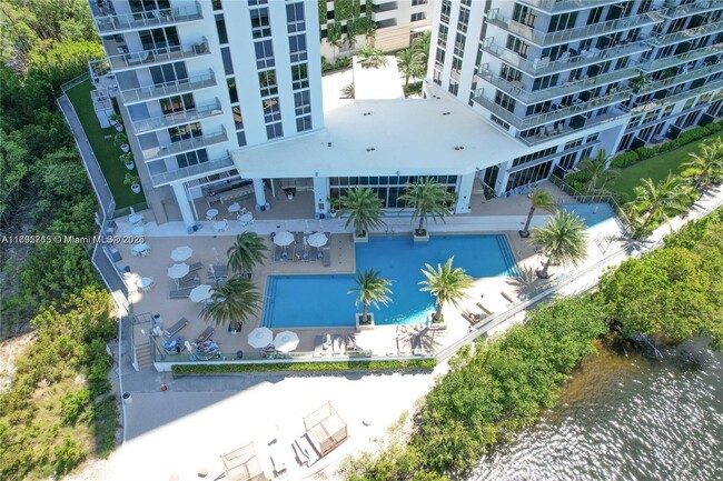 Building Photo - 16385 Biscayne Blvd