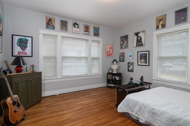 Building Photo - 108 Blount St