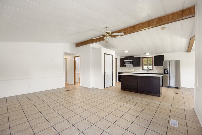 Building Photo - 614 S Andes Rd
