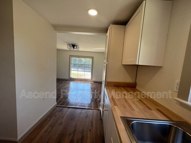 Building Photo - 342 Julian Rd