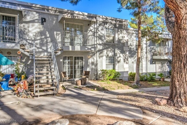 Building Photo - 3823 S Maryland Pkwy