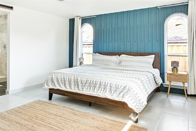 Building Photo - 2212 Parkhaven Dr