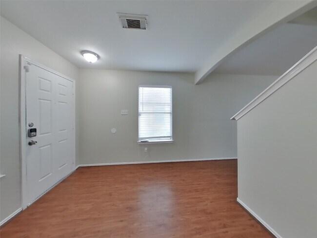 Building Photo - 8227 Radial Ct