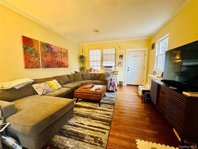 Building Photo - 231 Manorhaven Blvd