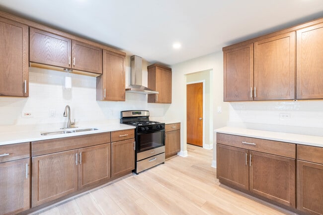 Building Photo - 15222 Huntington Ct