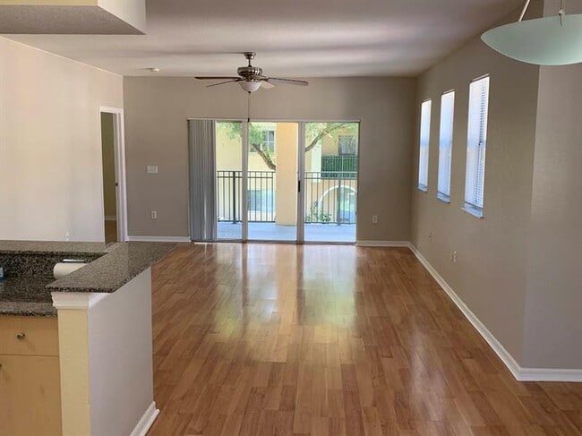 Building Photo - 2565 Centergate Dr