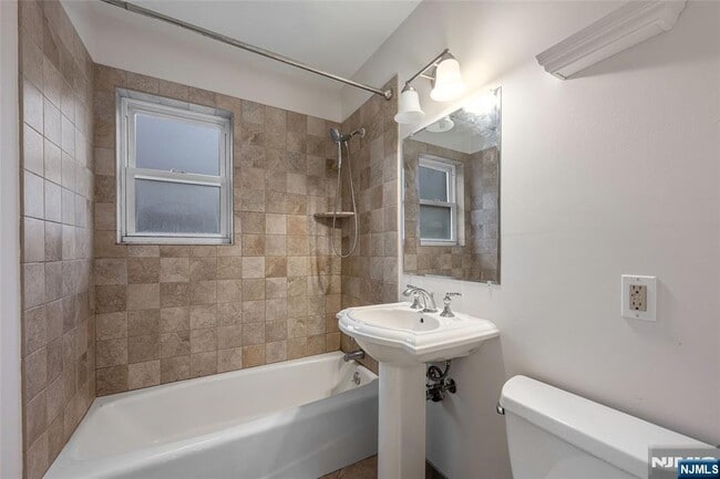 Building Photo - 121 Regency