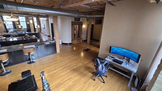 Building Photo - 602 S 9th St