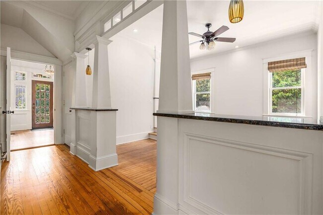 Building Photo - 787 Flat Shoals Ave SE