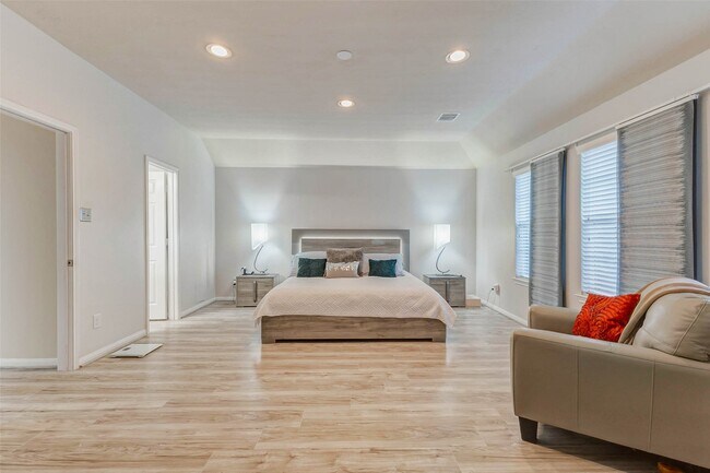 Building Photo - 19110 Canaras Ct