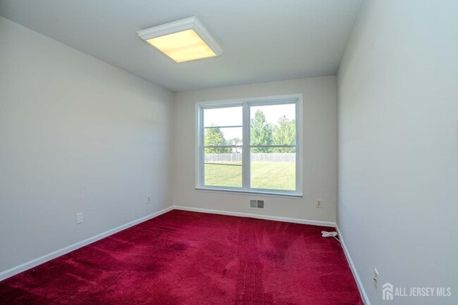 Building Photo - 27 Samantha Dr