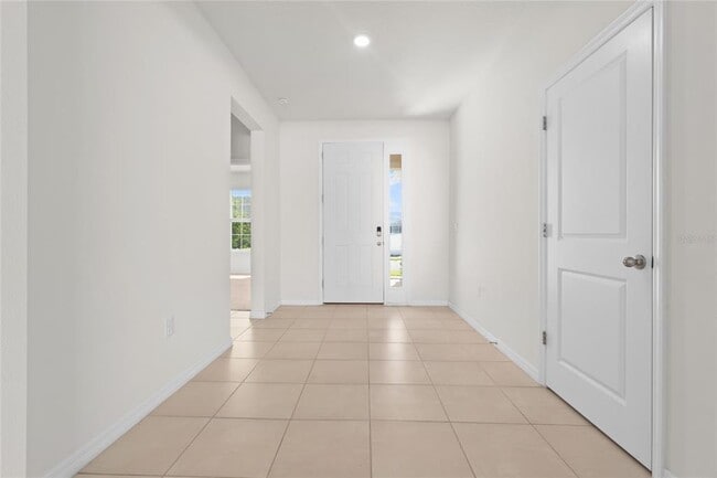 Building Photo - 8260 SW 59th Ave