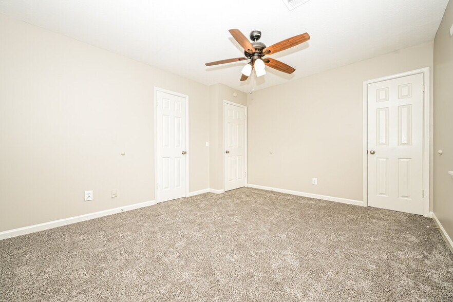 Building Photo - 107 Fairview Pl