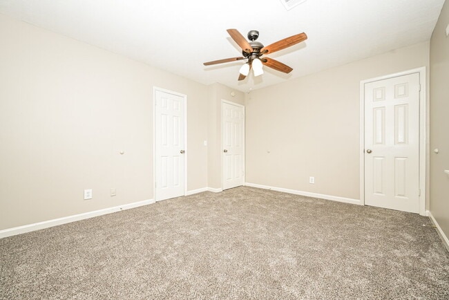 Building Photo - 107 Fairview Pl