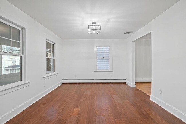 Building Photo - 28 Conklin Ave
