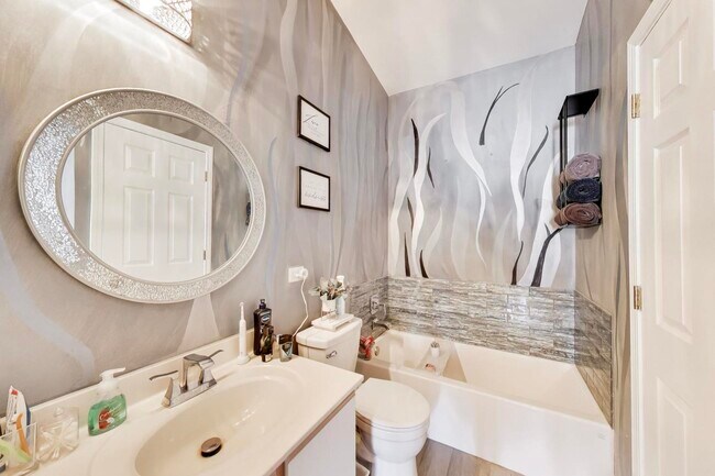 Building Photo - 590 Triumph Ct