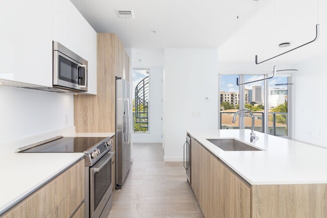 Building Photo - 545 SW 11th St