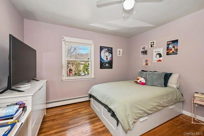 Building Photo - 568 Manville Rd