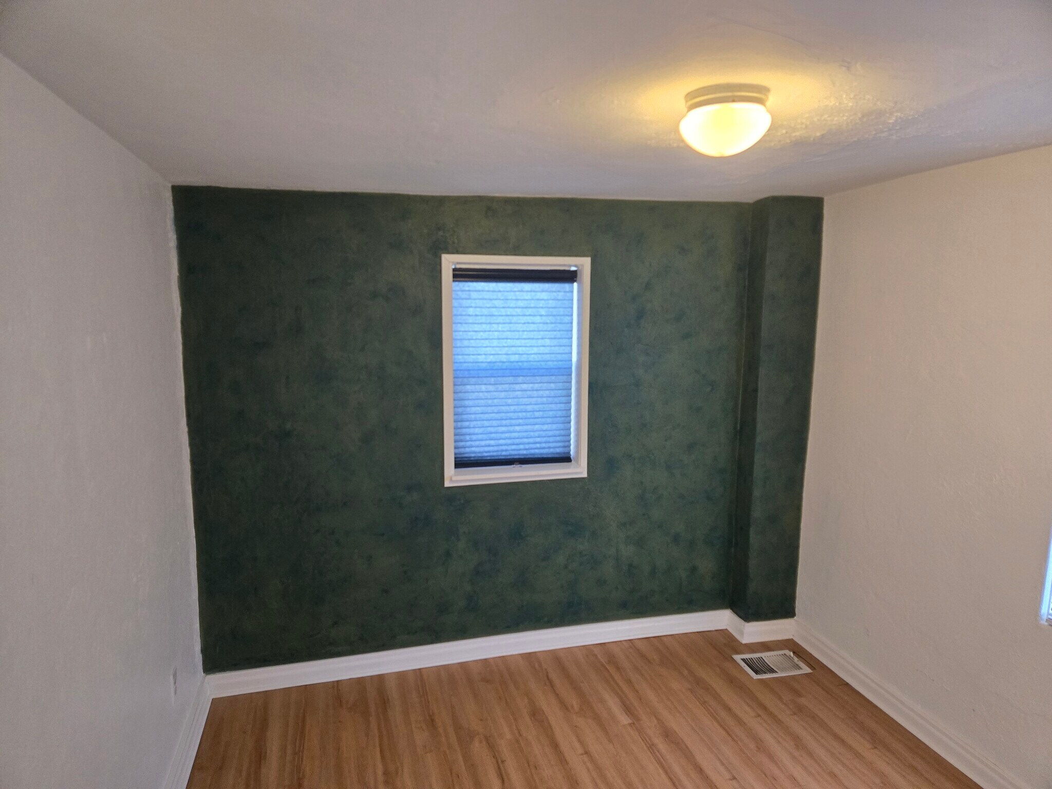 Building Photo - 42 Fox St