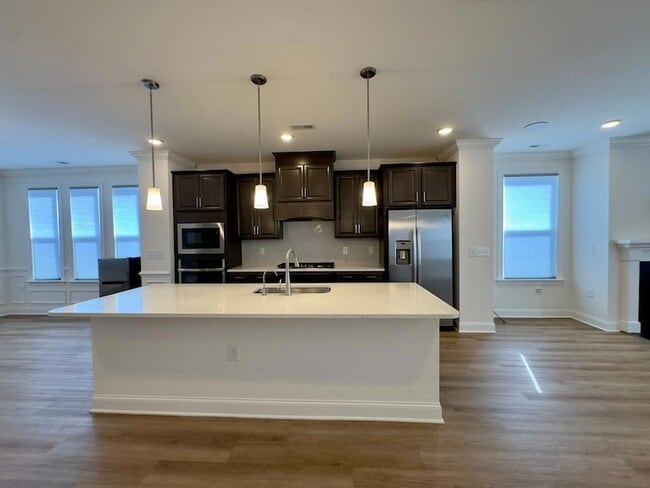 Building Photo - 2550 Frg Vlg Wy