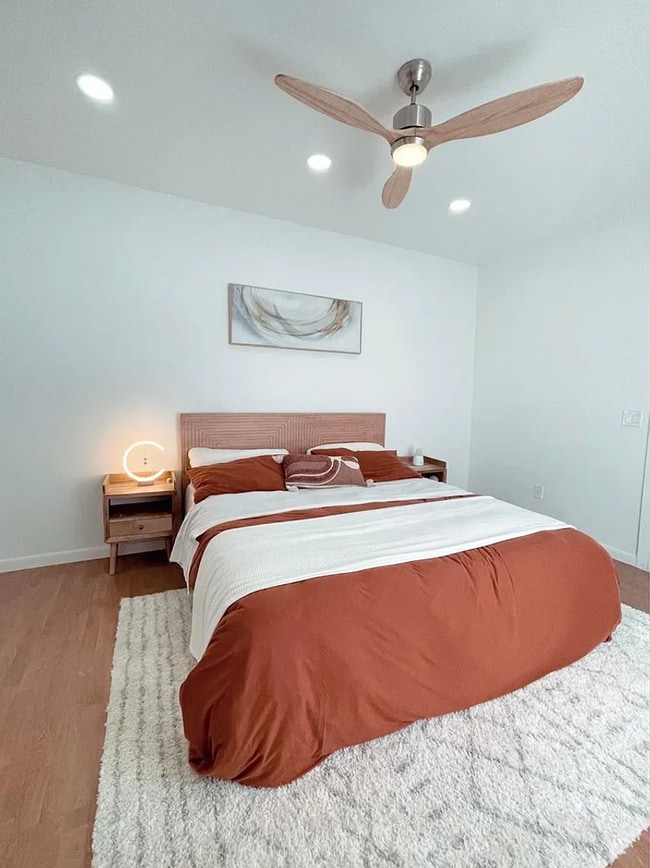 Building Photo - Beautifully Updated Home Near Downtown St. Petersburg! 3bed |3bath